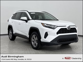 Used 2022 Toyota RAV4 XLE image 1