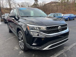 Used 2022 Volkswagen Taos SE image 1