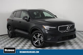 Certified 2025 Volvo XC40 B5 Core image 1