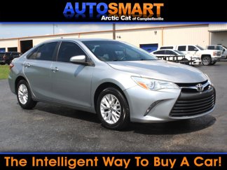 Used 2016 Toyota Camry LE image 1