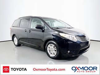 Used 2014 Toyota Sienna XLE image 1
