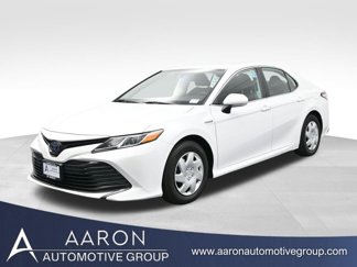 Used 2019 Toyota Camry LE image 1
