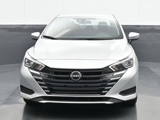 Used 2023 Nissan Versa SV image 1