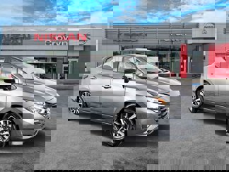 New 2025 Nissan Versa SR w/ Trunk Package image 1