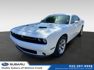 Used 2017 Dodge Challenger SXT image 1