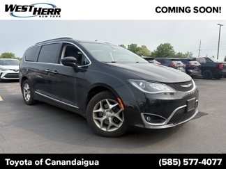 Used 2017 Chrysler Pacifica Touring-L w/ Tire & Wheel Group image 1