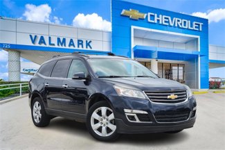 Used 2017 Chevrolet Traverse LT w/ Style and Technology Package image 1