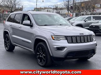 Used 2020 Jeep Grand Cherokee Altitude image 1