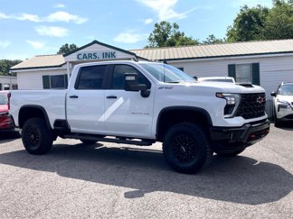Used 2025 Chevrolet Silverado 2500 ZR2 w/ Technology Package image 1