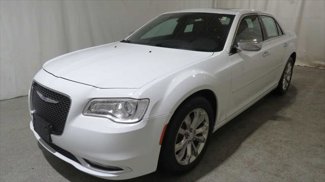 Used 2018 Chrysler 300 Limited image 1