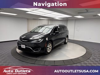 Used 2017 Chrysler Pacifica Touring-L w/ Tire & Wheel Group image 1