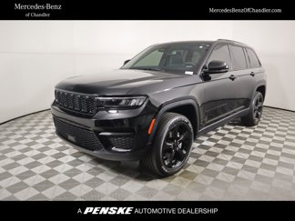 Used 2023 Jeep Grand Cherokee Altitude image 1