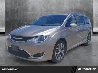 Used 2017 Chrysler Pacifica Limited w/ UConnect Theater Package image 1
