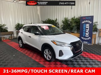 Used 2021 Nissan Kicks S image 1