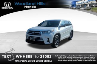Used 2018 Toyota Highlander LE image 1