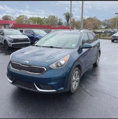 Used 2018 Kia Niro LX image 1
