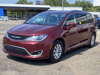 Used 2018 Chrysler Pacifica Touring-L Plus image 1