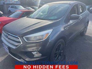 Used 2017 Ford Escape SE image 1