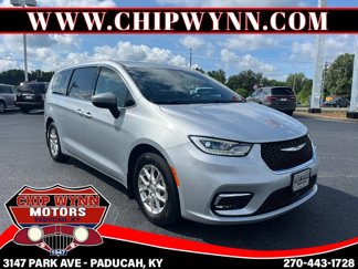 Used 2023 Chrysler Pacifica Touring image 1