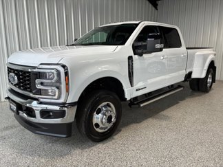 Used 2024 Ford F350 Lariat image 1