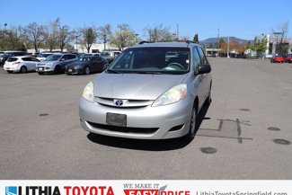 Used 2009 Toyota Sienna LE image 1