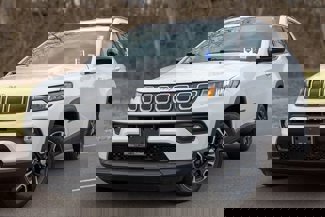 Used 2022 Jeep Compass Latitude w/ Convenience Group image 1