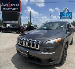Used 2018 Jeep Cherokee Latitude Plus w/ Comfort/Convenience Group image 1