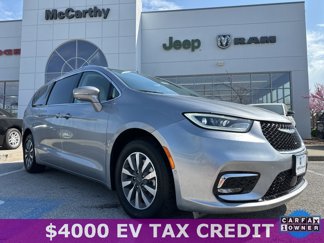 Used 2021 Chrysler Pacifica Touring-L image 1