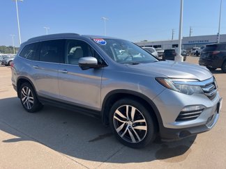 Used 2017 Honda Pilot Touring image 1