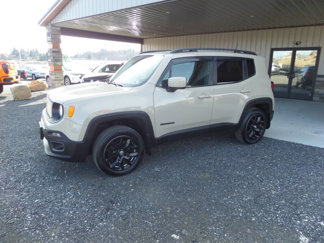 Used 2015 Jeep Renegade Latitude w/ Cold Weather Group II image 1