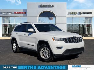 Used 2019 Jeep Grand Cherokee Laredo image 1