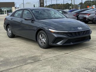 New 2025 Hyundai Elantra SE image 1