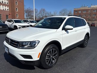 Used 2021 Volkswagen Tiguan SE w/ Panoramic Sunroof Package image 1