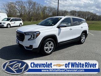 Used 2022 GMC Terrain SLE w/ Driver Convenience Package image 1