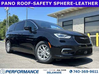 New 2026 Chrysler Pacifica Select image 1