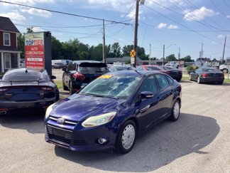 Used 2012 Ford Focus SE w/ SE Winter Pkg image 1
