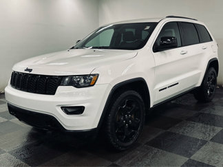 Used 2019 Jeep Grand Cherokee Laredo image 1
