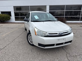 Used 2011 Ford Focus SE image 1