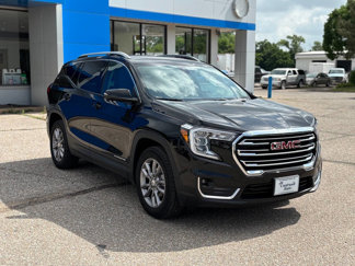 Used 2024 GMC Terrain SLT image 1