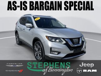 Used 2017 Nissan Rogue SL w/ SL Premium Package image 1