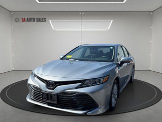 Used 2020 Toyota Camry LE image 1