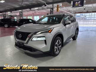 Used 2022 Nissan Rogue SV image 1