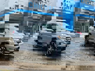Used 2022 Honda Pilot Touring image 1