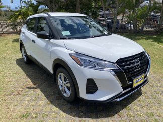 New 2025 Nissan Kicks Play S image 1