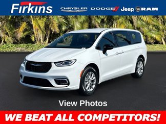 New 2025 Chrysler Pacifica Select image 1