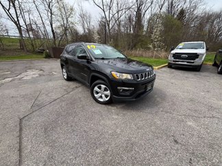 Used 2019 Jeep Compass Latitude image 1