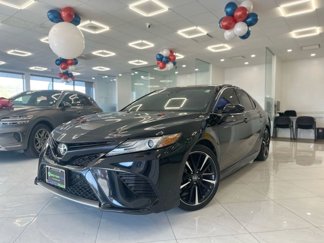 Used 2018 Toyota Camry XSE image 1