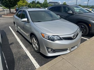 Used 2014 Toyota Camry SE image 1