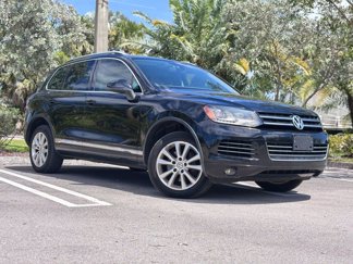 Used 2013 Volkswagen Touareg Sport image 1