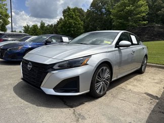 Used 2023 Nissan Altima 2.5 SL image 1